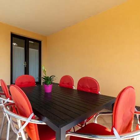 Snjezana By El-pi Tours Apartment *