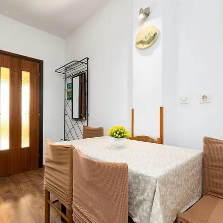 Apartment Snjezana By El-pi Tours *