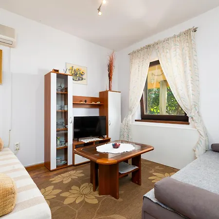 Apartment Snjezana By El-pi Tours *