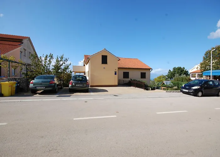 Snjezana By El-pi Tours Njivice