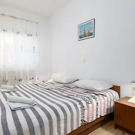 Snjezana By El-pi Tours Appartamento Njivice