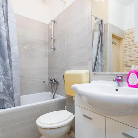 Apartment Snjezana By El-pi Tours Njivice