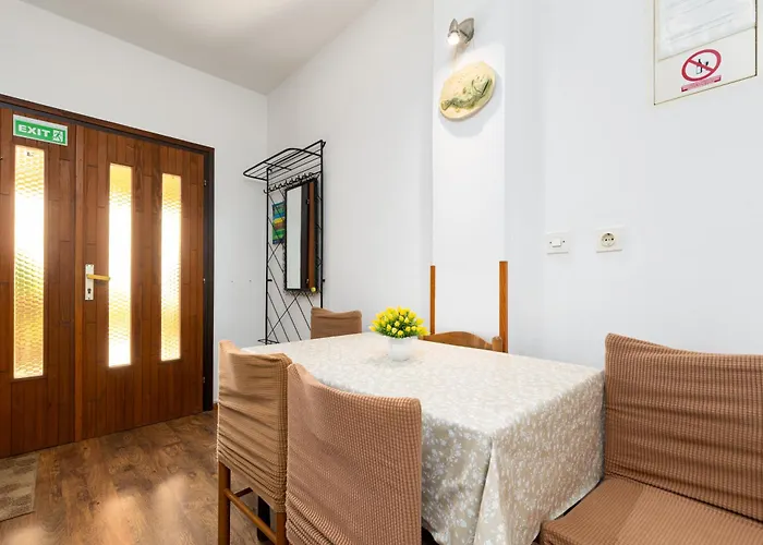 Apartment Snjezana By El-pi Tours *