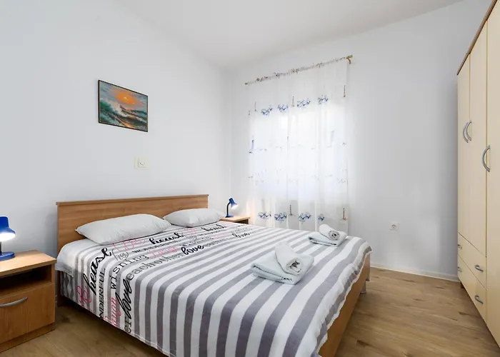 Apartment Snjezana By El-pi Tours Njivice